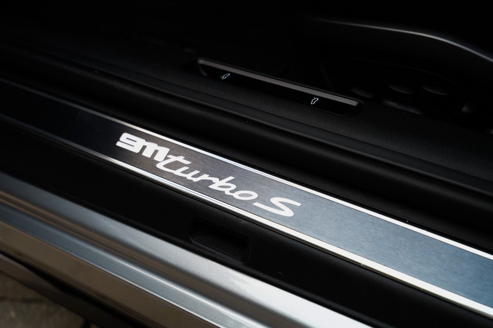 Porsche 911 Turbo S *Aero-Kit*Carbondach+Acrapovic+LIFT foto 14