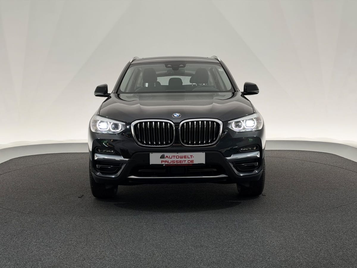 BMW X3 30d xD. LUXURY LINE LED-PANO-AHK-HUD-ACC-HiFi foto 2