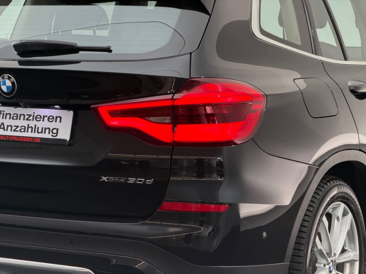 BMW X3 30d xD. LUXURY LINE LED-PANO-AHK-HUD-ACC-HiFi foto 13