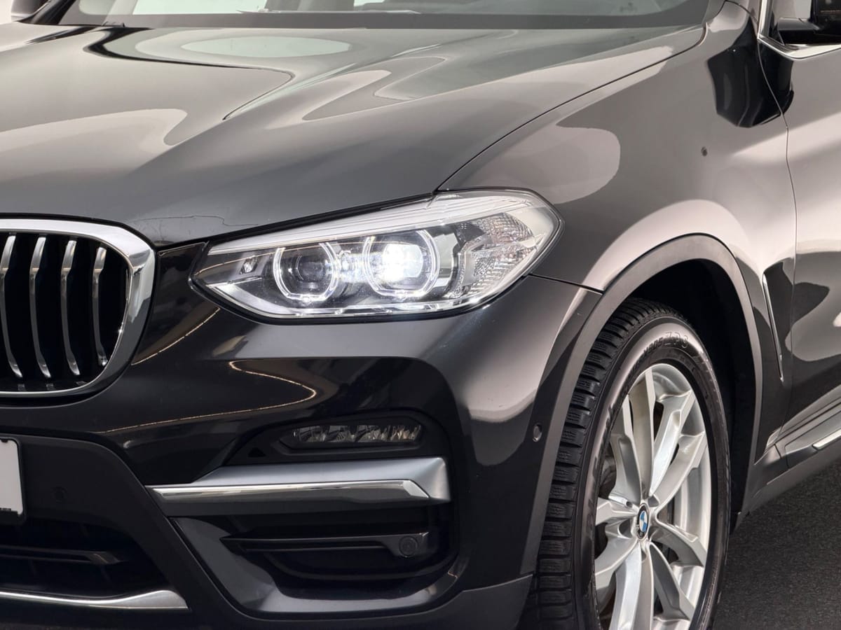 BMW X3 30d xD. LUXURY LINE LED-PANO-AHK-HUD-ACC-HiFi foto 16