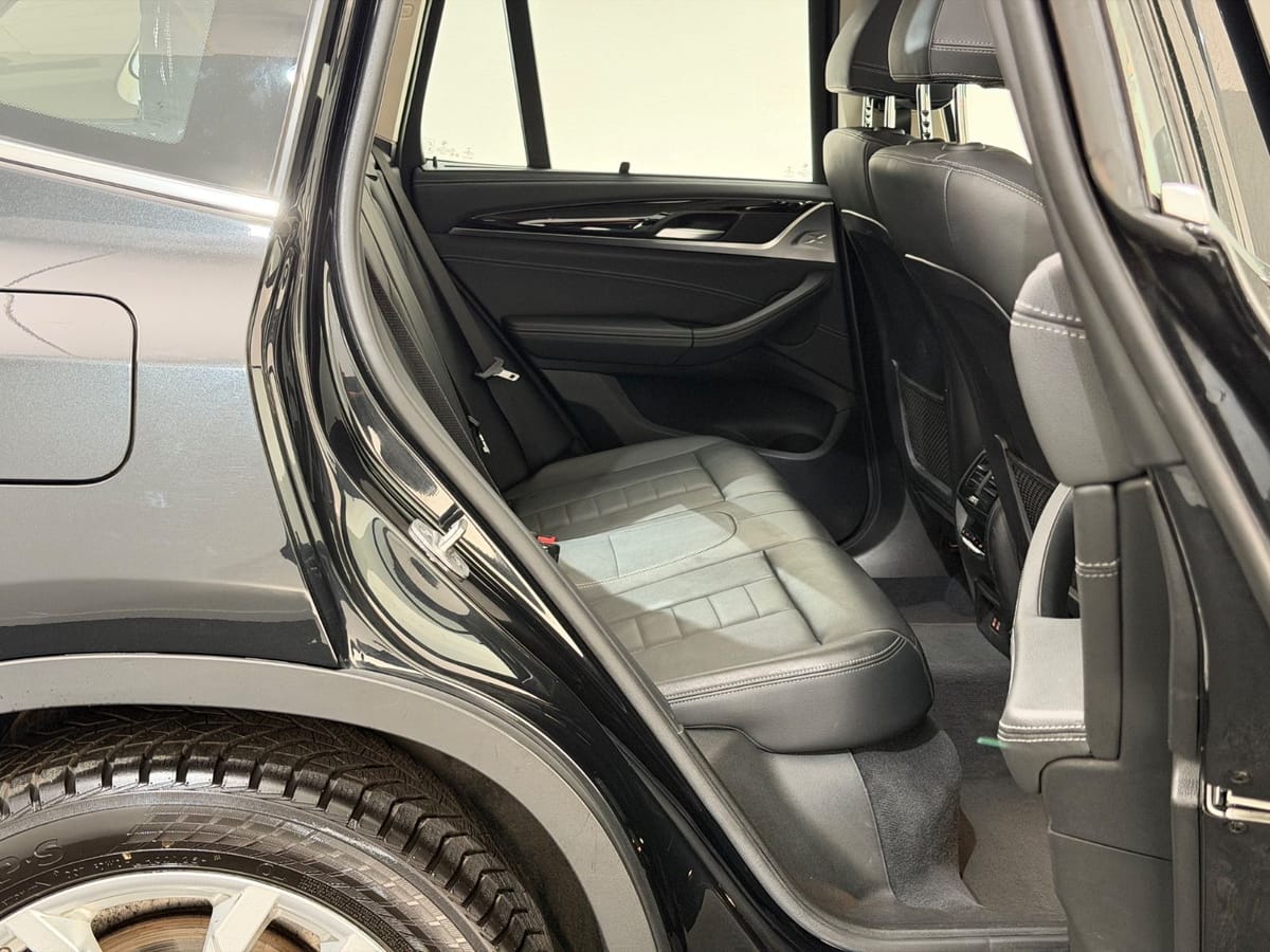 BMW X3 30d xD. LUXURY LINE LED-PANO-AHK-HUD-ACC-HiFi foto 20
