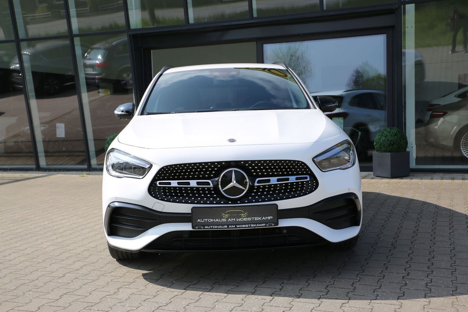 Mercedes-Benz GLA 200 AMG 360° AHK MEMORY DISTRONIC MULTIBEAM foto 2