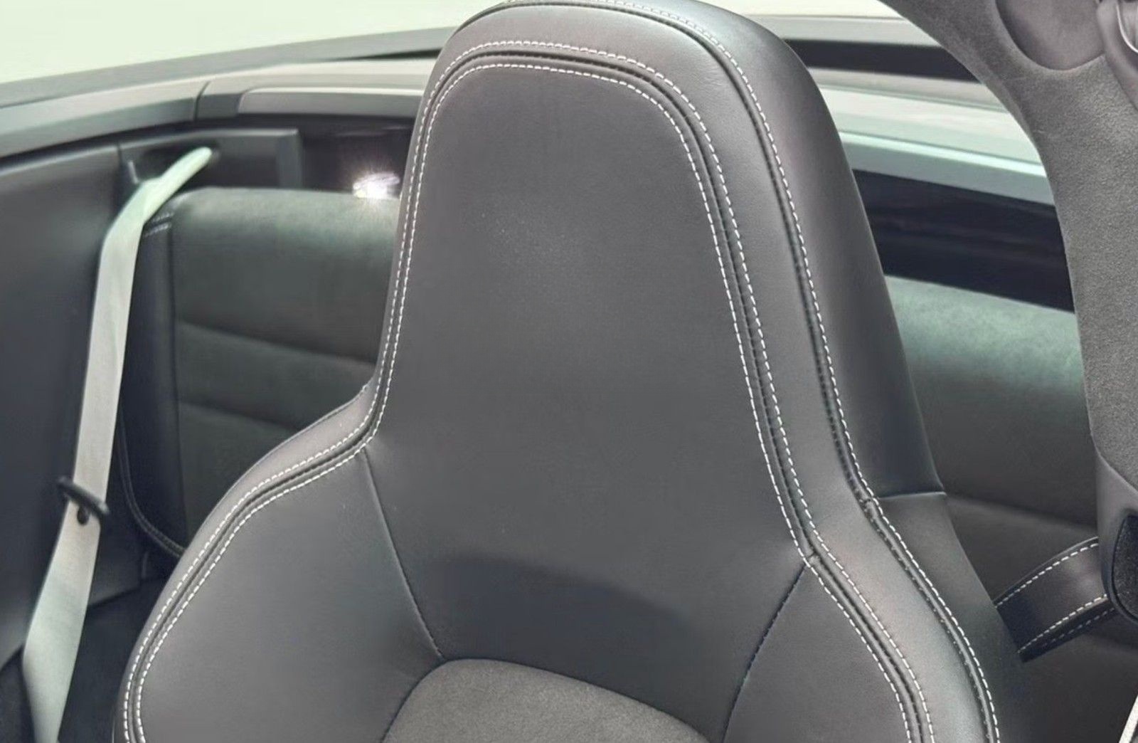Porsche 911 Targa 4 GTS foto 16