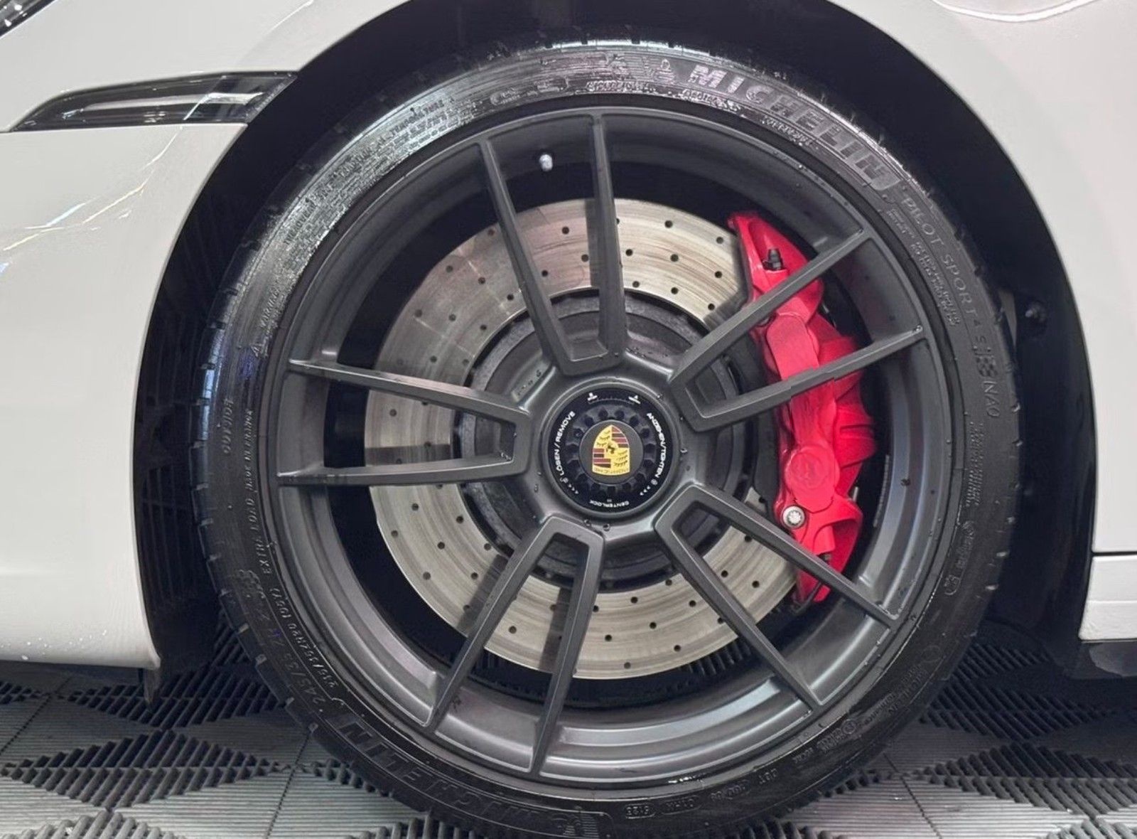 Porsche 911 Targa 4 GTS foto 8