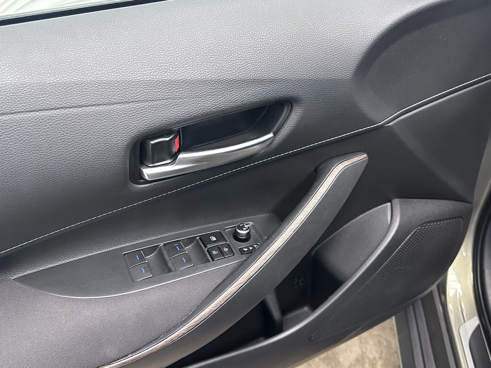 Toyota 1.8i Hybrid*AUT*NAVI*TREK*BREAK*LED* foto 15
