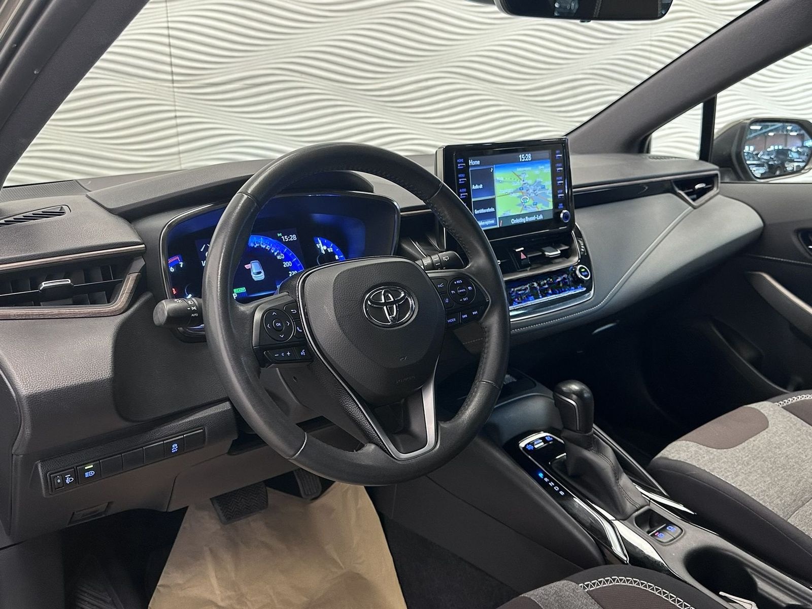 Toyota 1.8i Hybrid*AUT*NAVI*TREK*BREAK*LED* foto 16