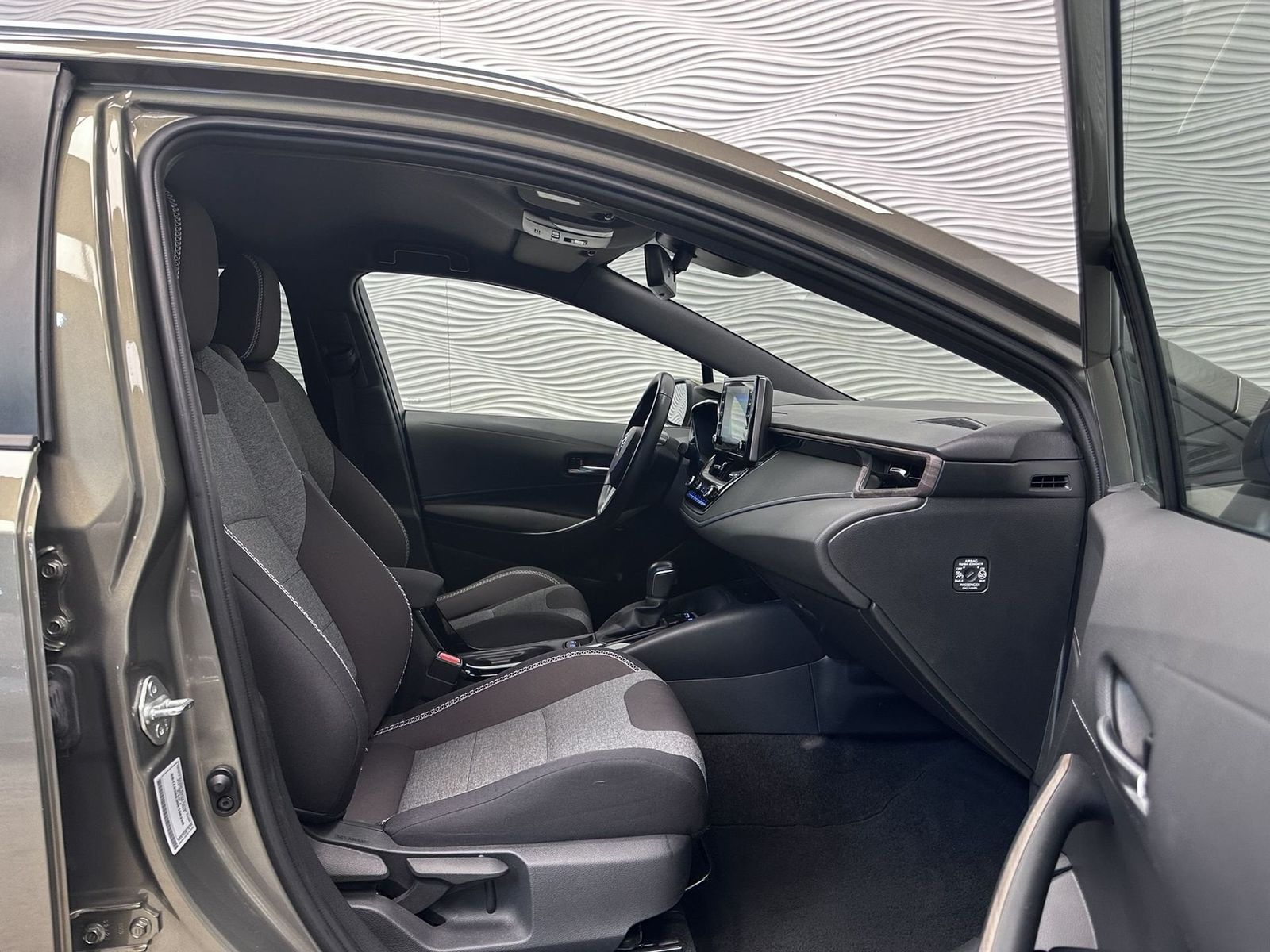 Toyota 1.8i Hybrid*AUT*NAVI*TREK*BREAK*LED* foto 19