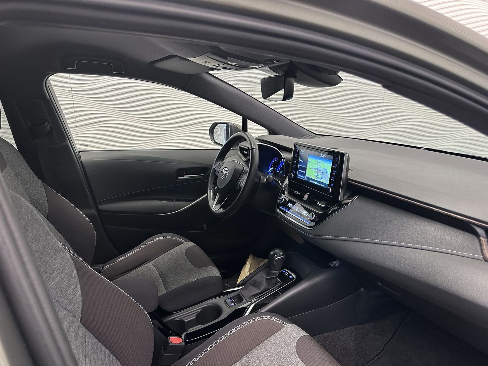 Toyota 1.8i Hybrid*AUT*NAVI*TREK*BREAK*LED* foto 21