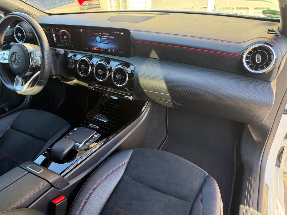 Mercedes-Benz CLA 250e AMG Line CARPLAY NAVI KLIMA PDC MB100 foto 15