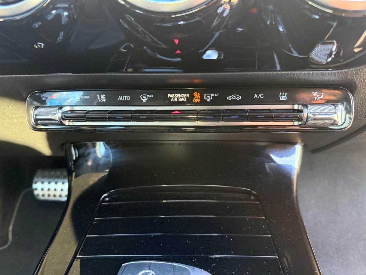 Mercedes-Benz CLA 250e AMG Line CARPLAY NAVI KLIMA PDC MB100 foto 24