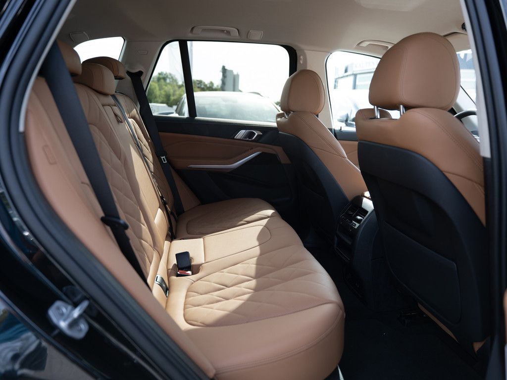 BMW X5 xDrive 30d FACEL. AHK NAVI KAMERA SHZ PDC foto 9