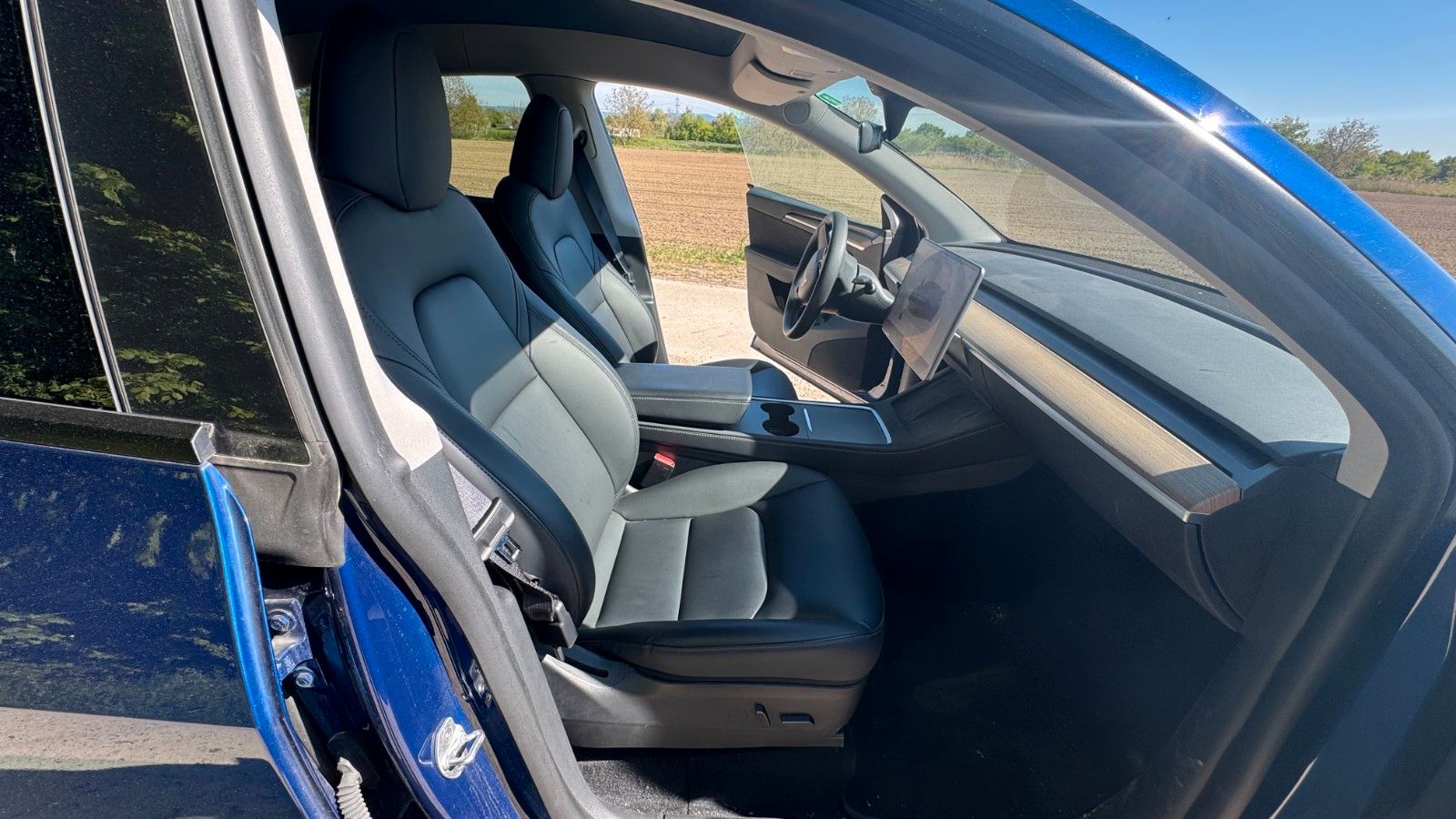Tesla Model Y Long Range AWD Blau (Garantie+Boost) foto 2