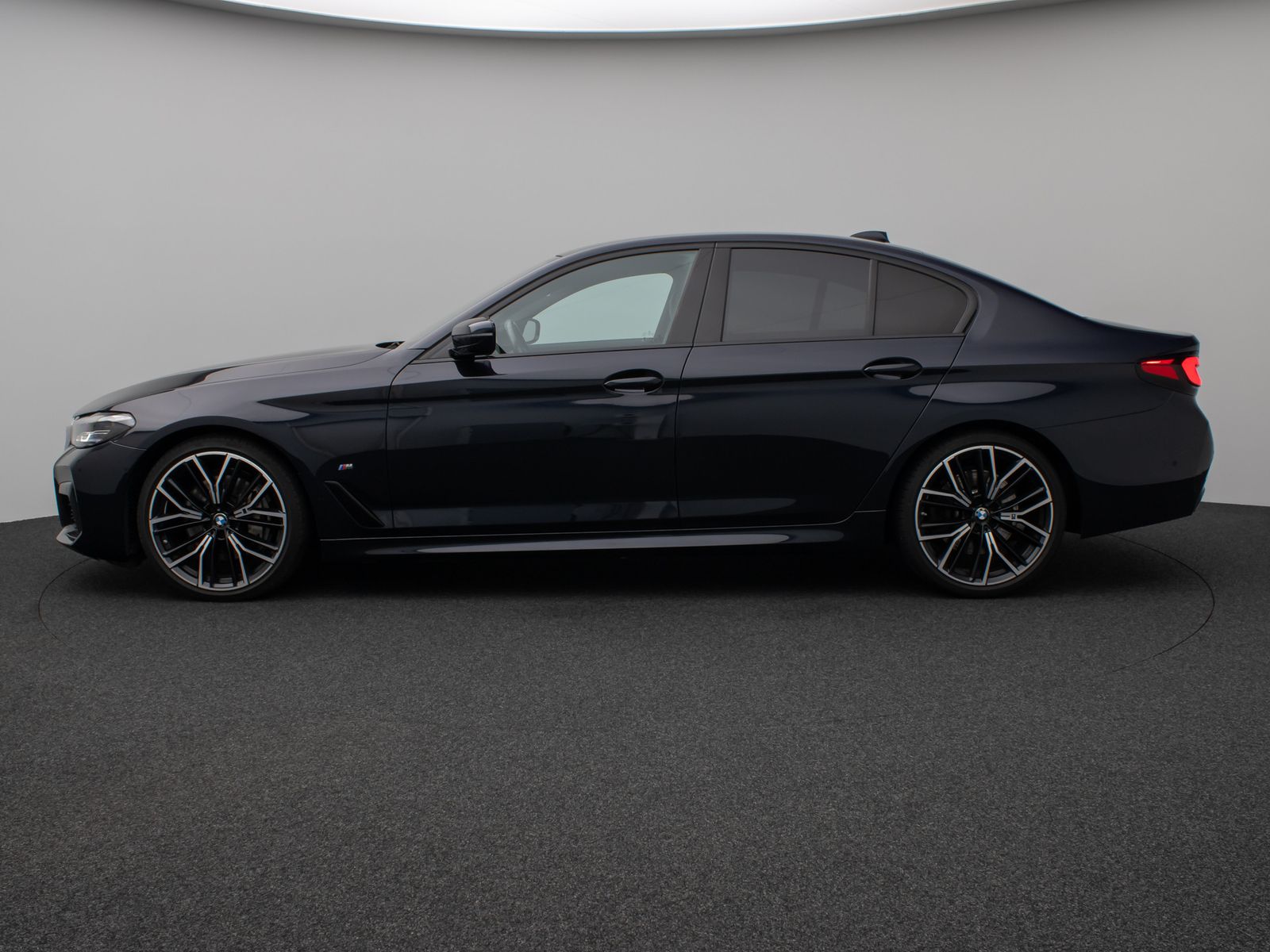 BMW 540d  xD M Sport Kamera HUD DAB H/K Alarm 20Zoll foto 11
