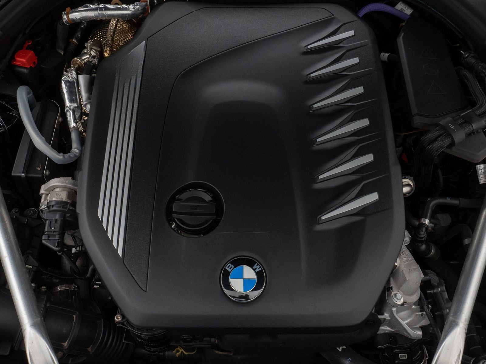 BMW 540d  xD M Sport Kamera HUD DAB H/K Alarm 20Zoll foto 18