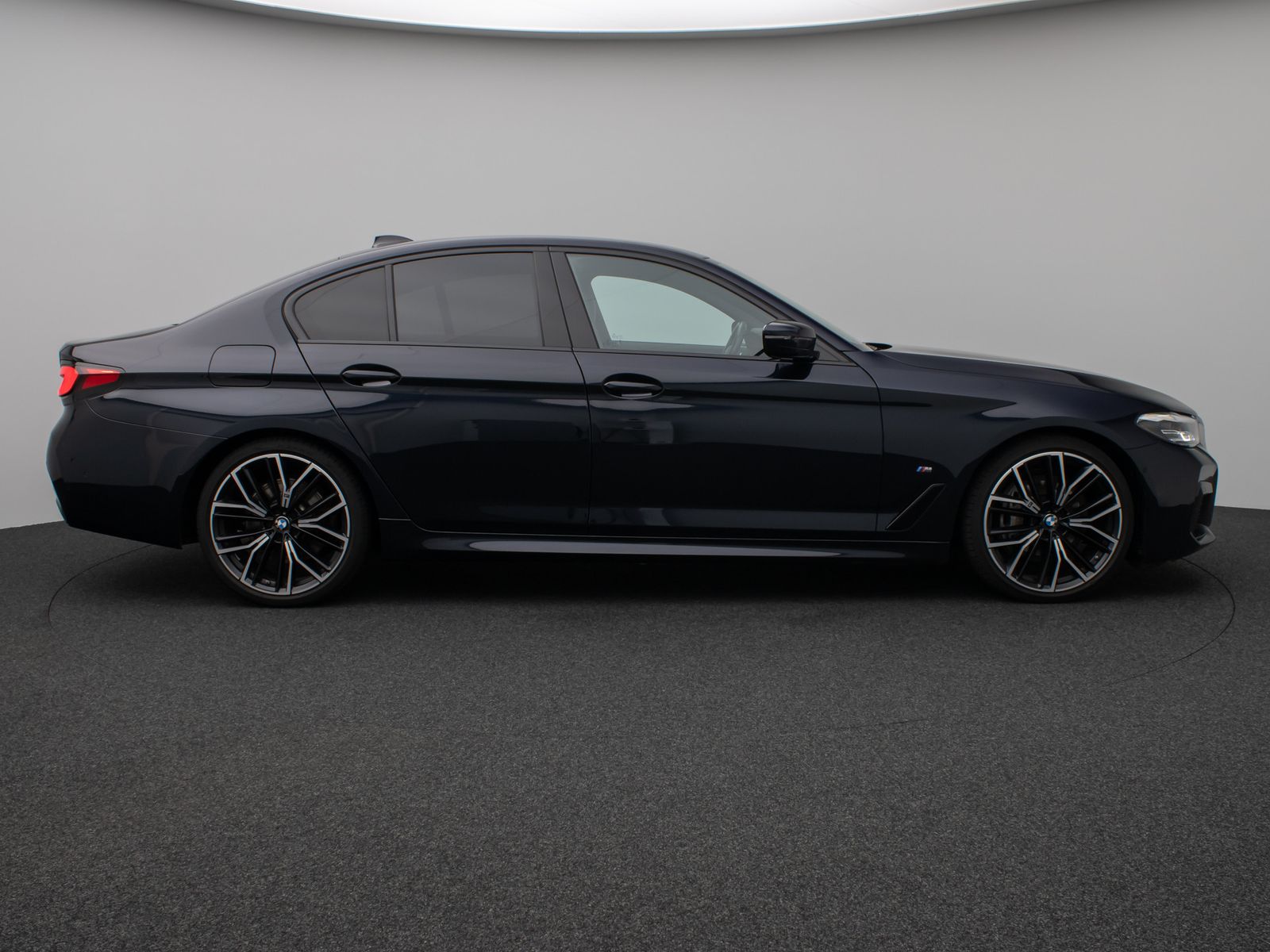 BMW 540d  xD M Sport Kamera HUD DAB H/K Alarm 20Zoll foto 5