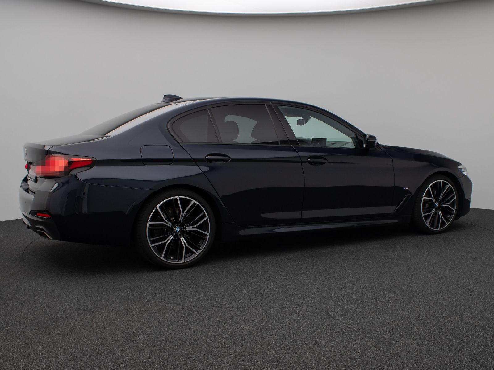 BMW 540d  xD M Sport Kamera HUD DAB H/K Alarm 20Zoll foto 6