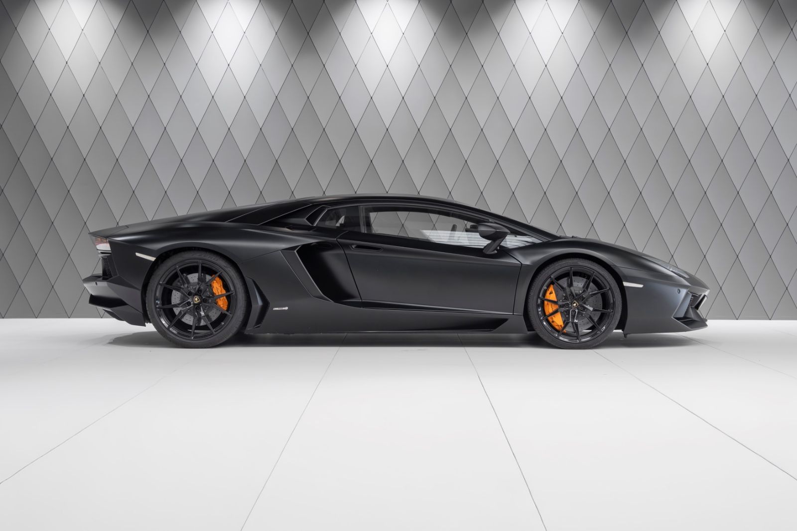Lamborghini Aventador LP 700-4 MATTBLACK foto 3