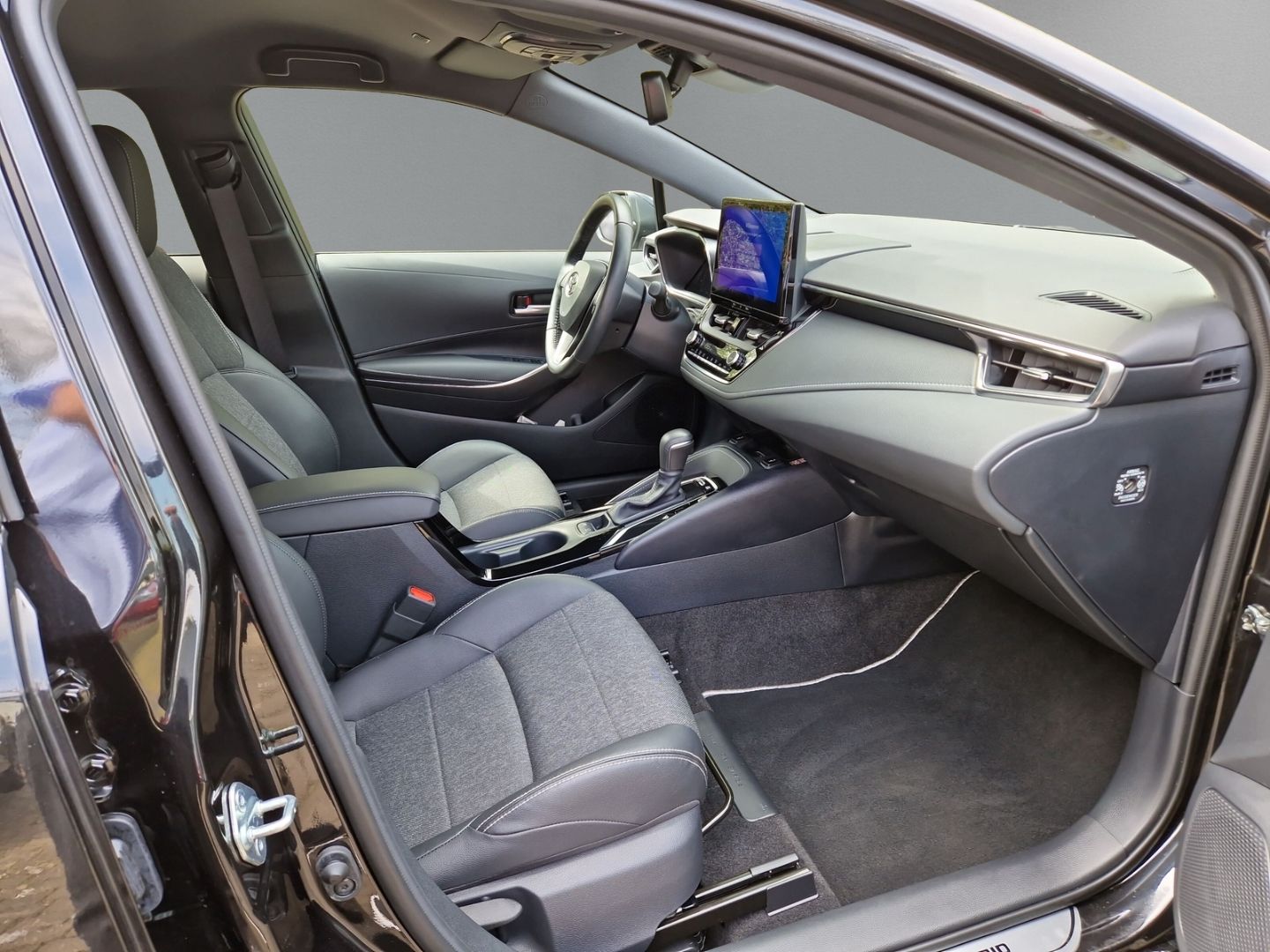 Toyota Corolla Touring Sports Hybrid Team D Navi LED AC foto 12
