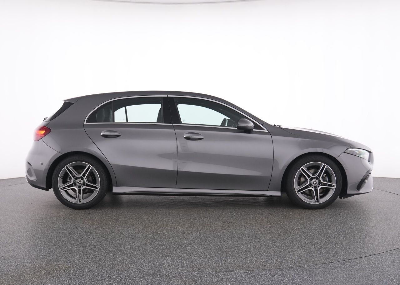 Mercedes-Benz A 200 d AMG+NavPrm+Pano+LED-HP+KeyG+Ambiente+RFK foto 11