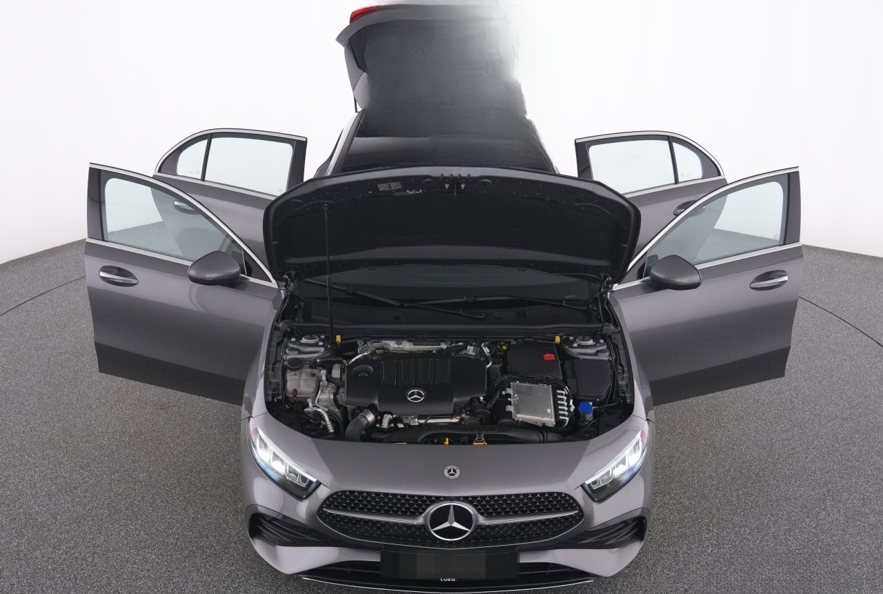 Mercedes-Benz A 200 d AMG+NavPrm+Pano+LED-HP+KeyG+Ambiente+RFK foto 12