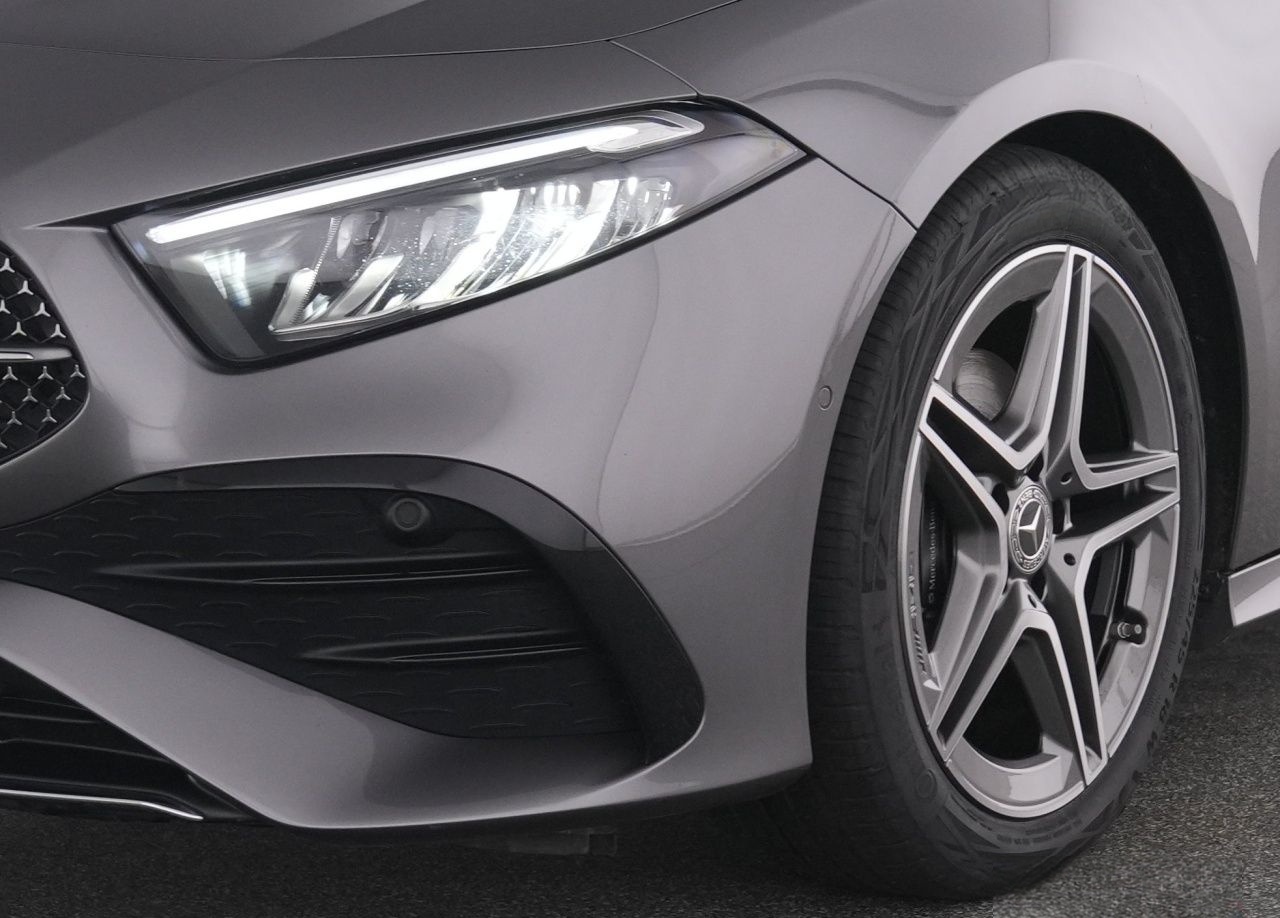 Mercedes-Benz A 200 d AMG+NavPrm+Pano+LED-HP+KeyG+Ambiente+RFK foto 8