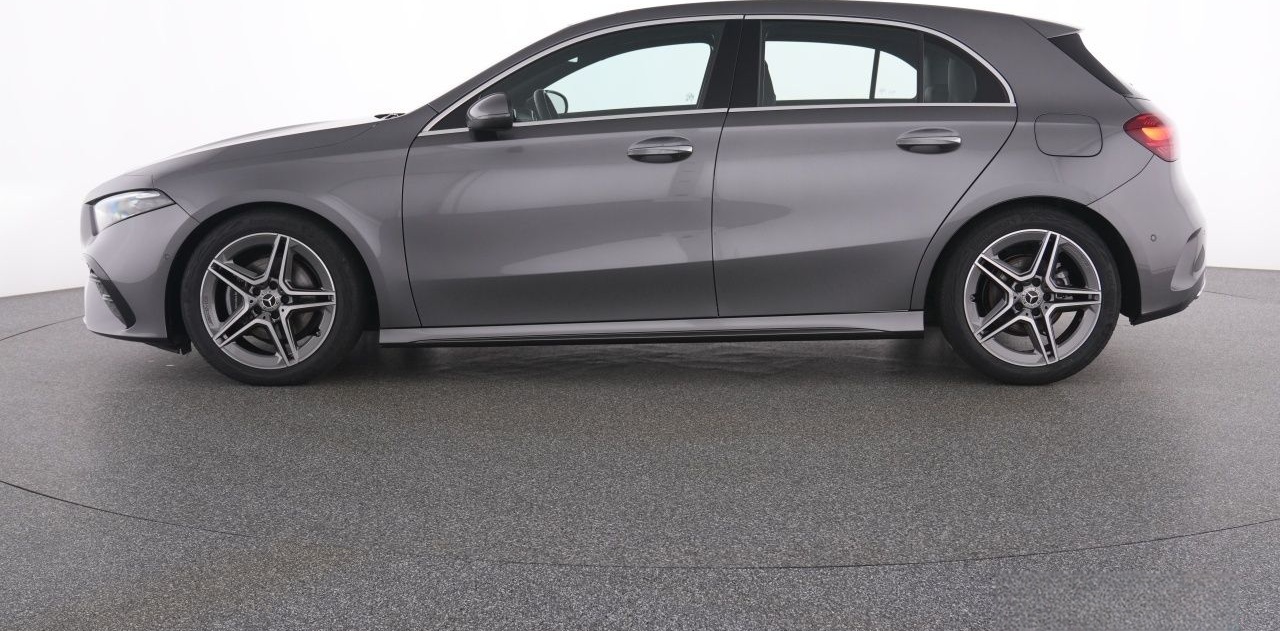 Mercedes-Benz A 200 d AMG+NavPrm+Pano+LED-HP+KeyG+Ambiente+RFK foto 10