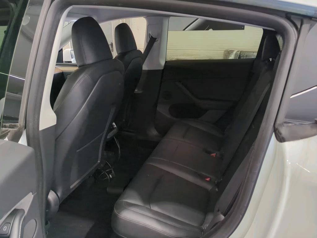 Tesla Model Y Long Range Dual AWD 360 Kam Autopilot 3 foto 9