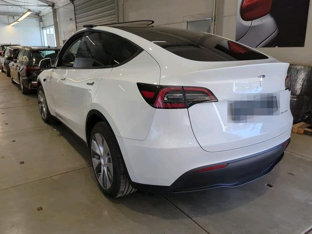 Tesla Model Y Long Range Dual AWD 360 Kam Autopilot 3 foto 10