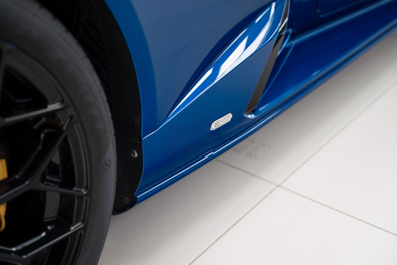 Lamborghini Huracán EVO Spyder BLU SIDERIS LIFT SENSONUM foto 11