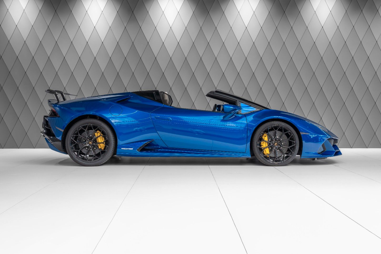 Lamborghini Huracán EVO Spyder BLU SIDERIS LIFT SENSONUM foto 3