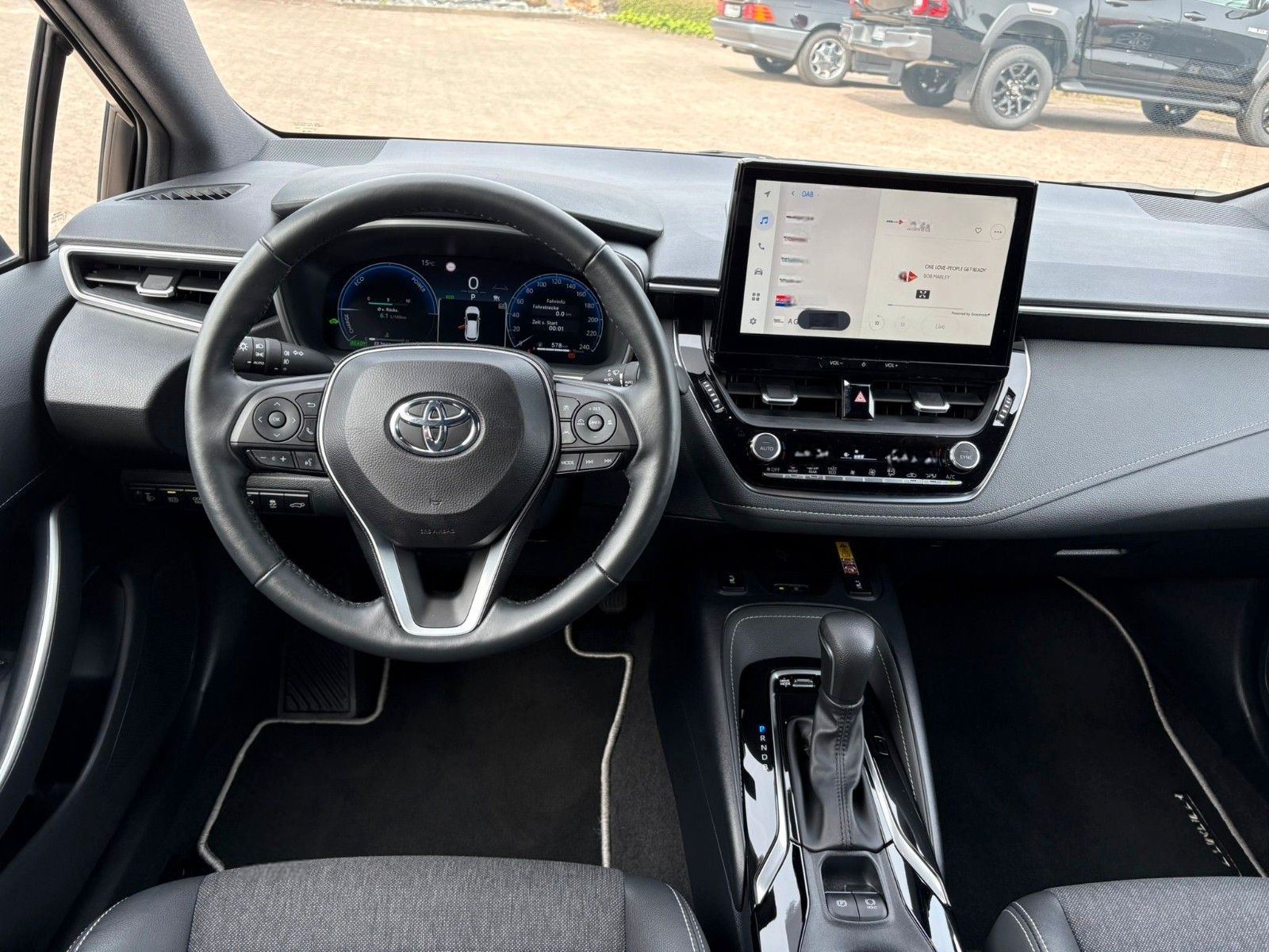 Toyota Corolla Touring Sports Hybrid Black&White foto 5