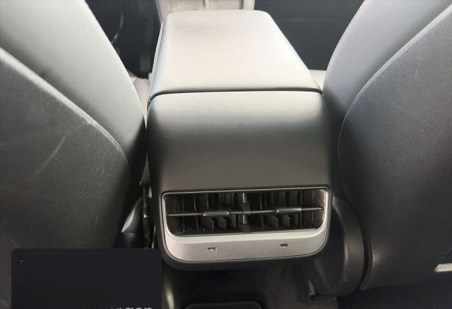 Tesla Model Y Long Range AWD foto 13