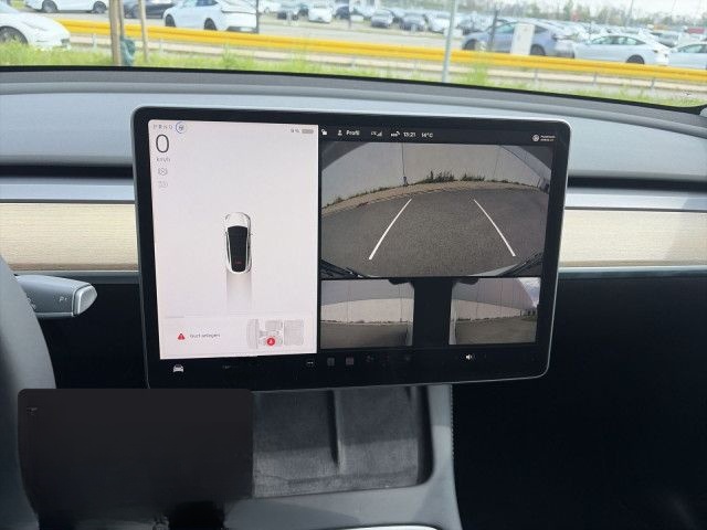 Tesla Model Y Long Range AWD foto 15