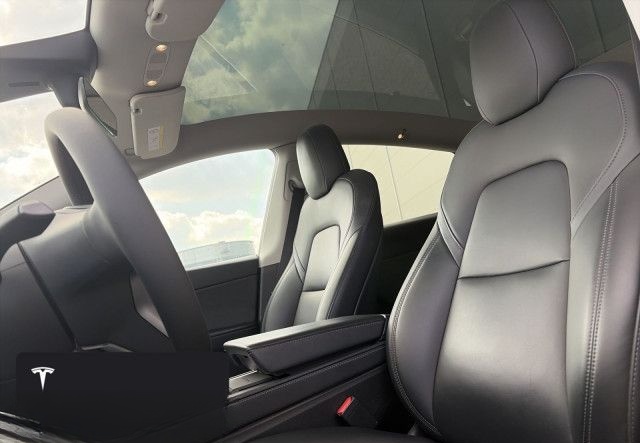 Tesla Model Y Long Range AWD foto 18