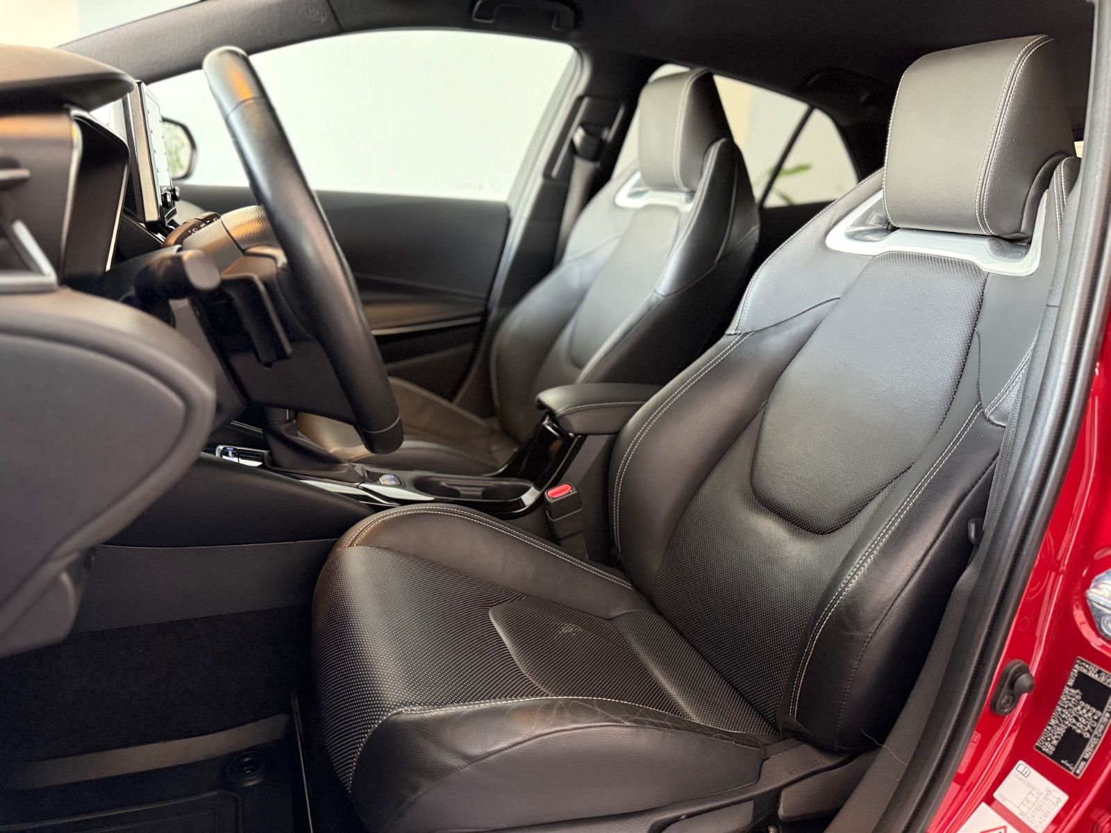 Toyota Corolla Hybrid Lounge 2,0*Sport*LED*Kamera*Navi* foto 15