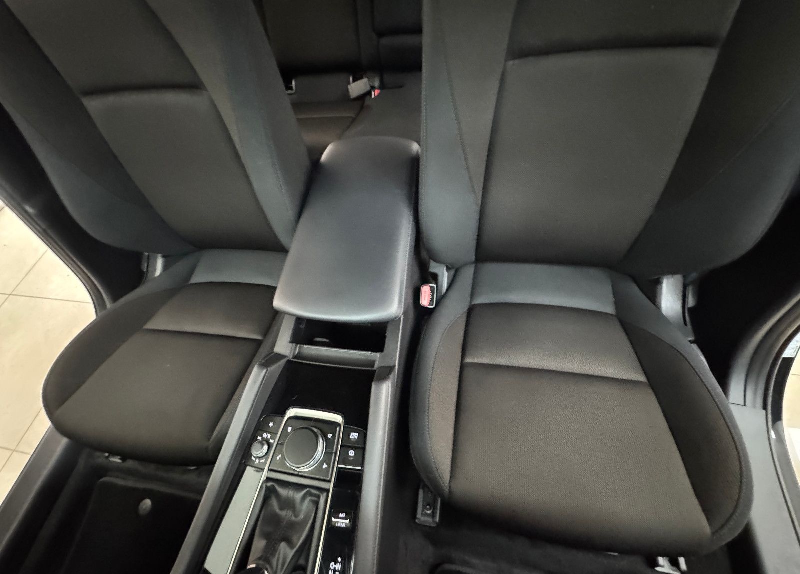 Mazda 3 5HB Exclusive-L. 140ps 6AT *Matrix*360°*QI*LHZ foto 19