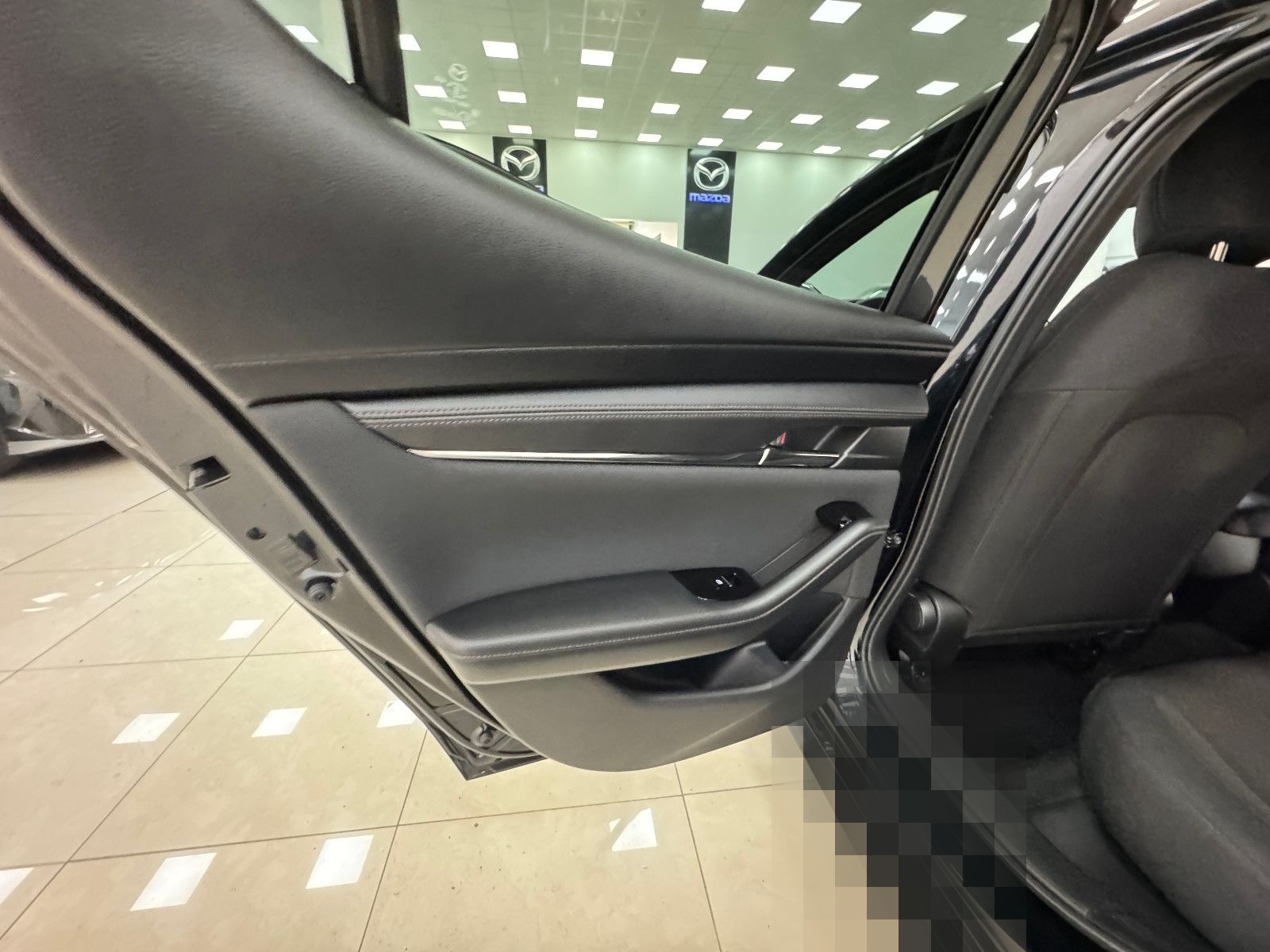 Mazda 3 5HB Exclusive-L. 140ps 6AT *Matrix*360°*QI*LHZ foto 24
