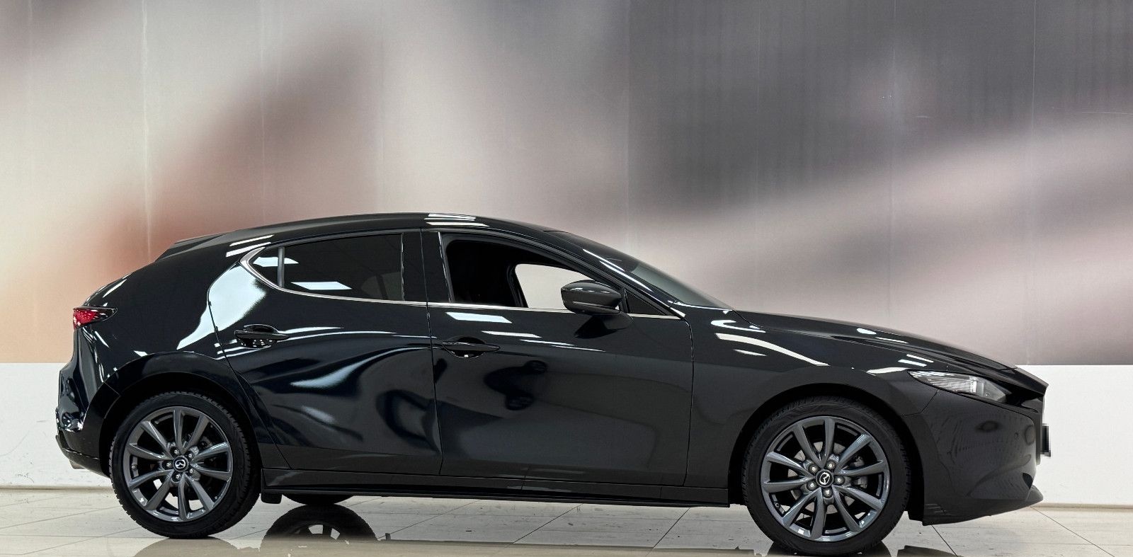 Mazda 3 5HB Exclusive-L. 140ps 6AT *Matrix*360°*QI*LHZ foto 4