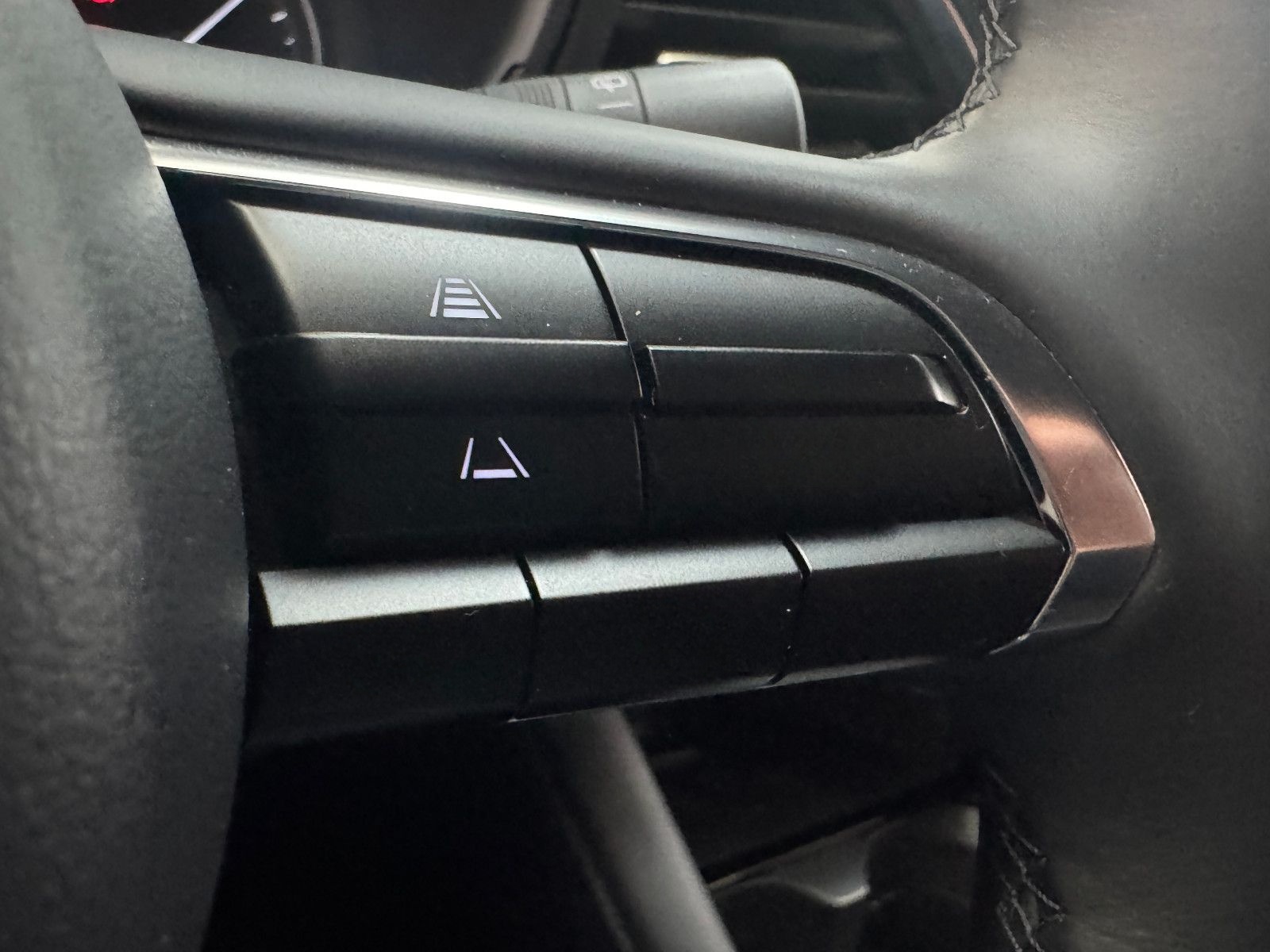 Mazda 3 5HB Exclusive-L. 140ps 6MT *Matrix*360°*QI*LHZ foto 22