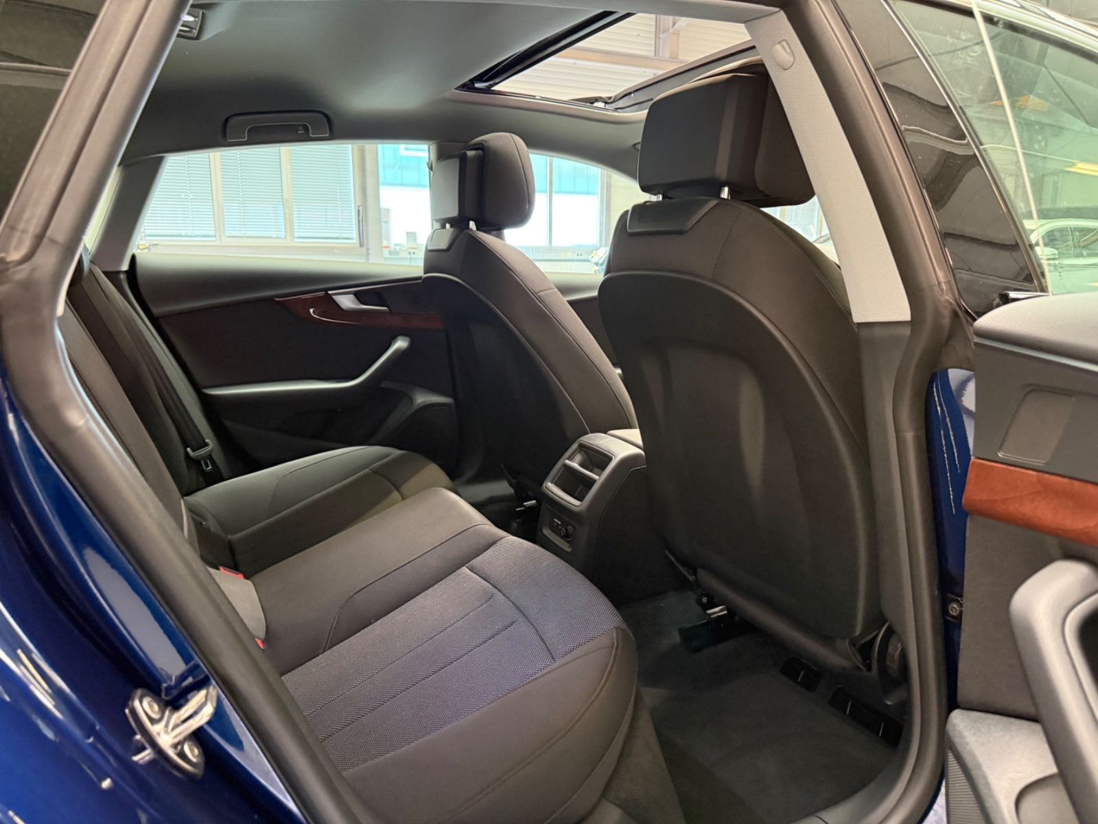 Audi A5 SB 35TDI PANORAMA/AHK/LED/HUD/NAVI/KAM/17 foto 15