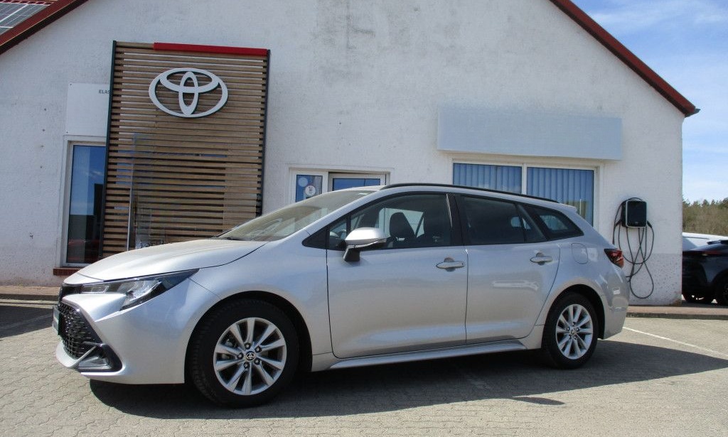Toyota Corolla Touring Sports 1.8 Hybrid Business Editi foto 2