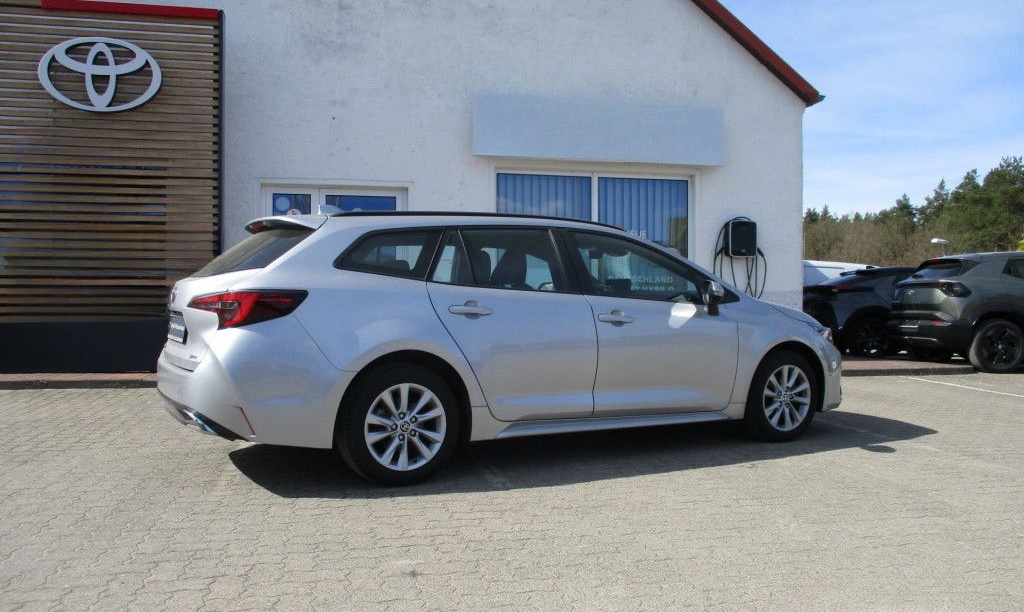 Toyota Corolla Touring Sports 1.8 Hybrid Business Editi foto 16
