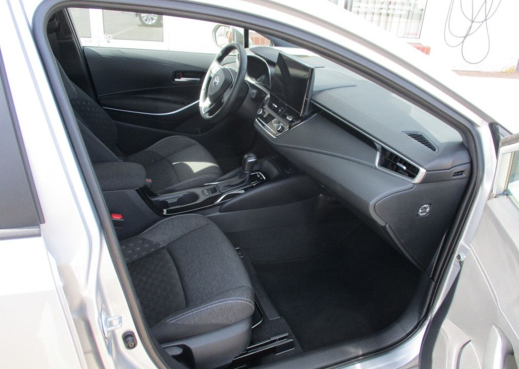 Toyota Corolla Touring Sports 1.8 Hybrid Business Editi foto 18