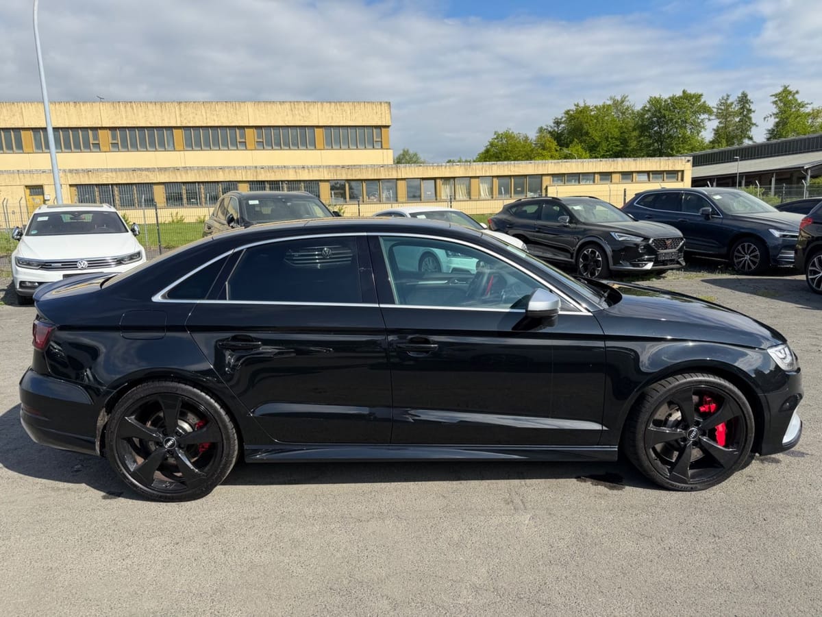 Audi RS3 Limo 2.5 TFSI Quattro Matrix Pano 280KMh B&O foto 4