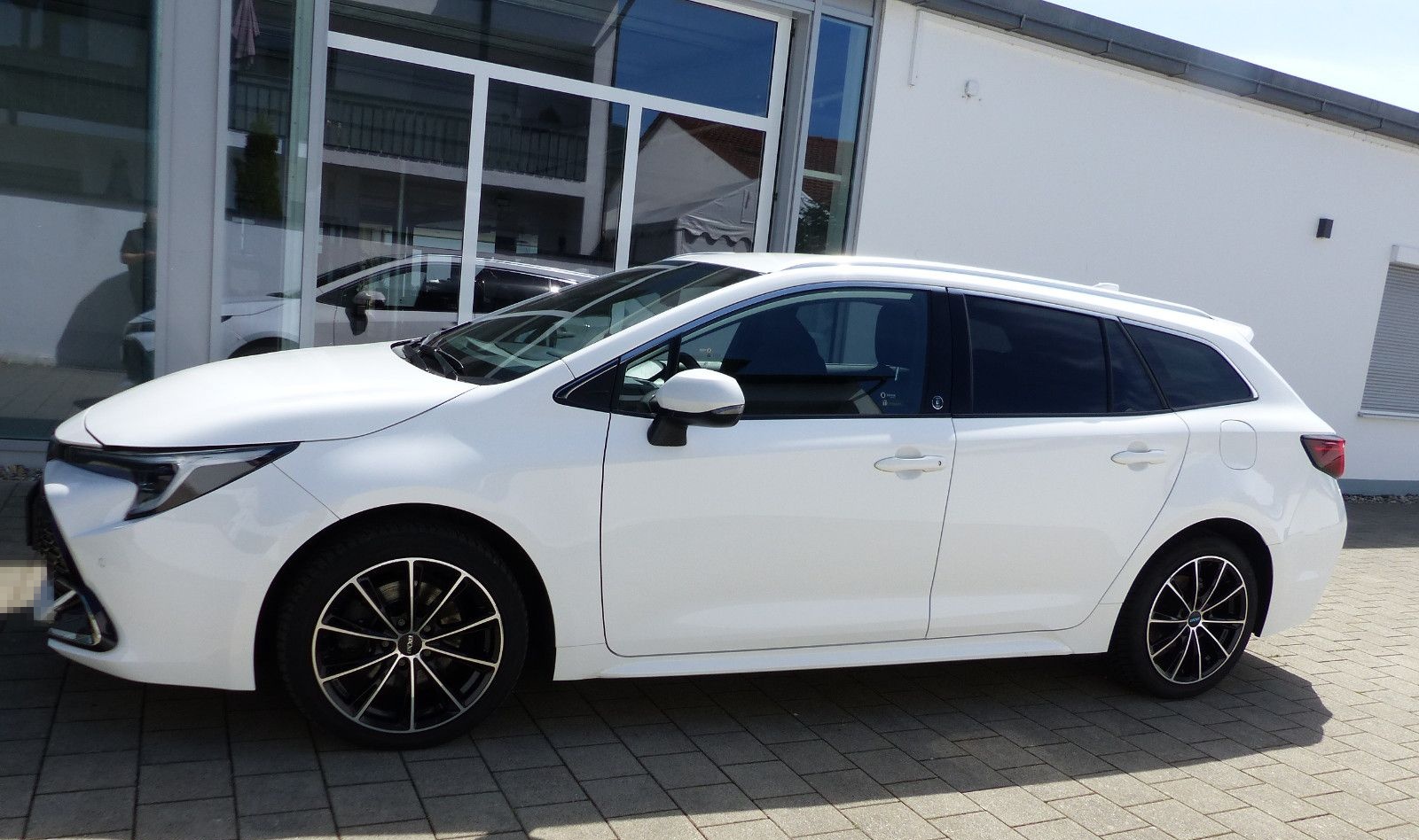 Toyota Corolla TS 2.0 Hybrid Team D Navi Totwinkel PDC foto 3