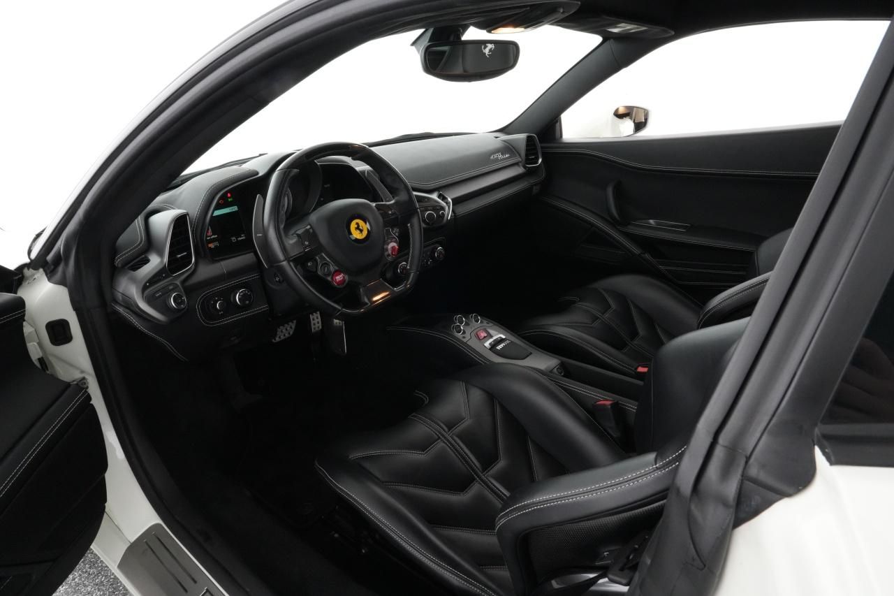 Ferrari 458 Italia RACINGSITZE CARBON LENKRAD foto 18