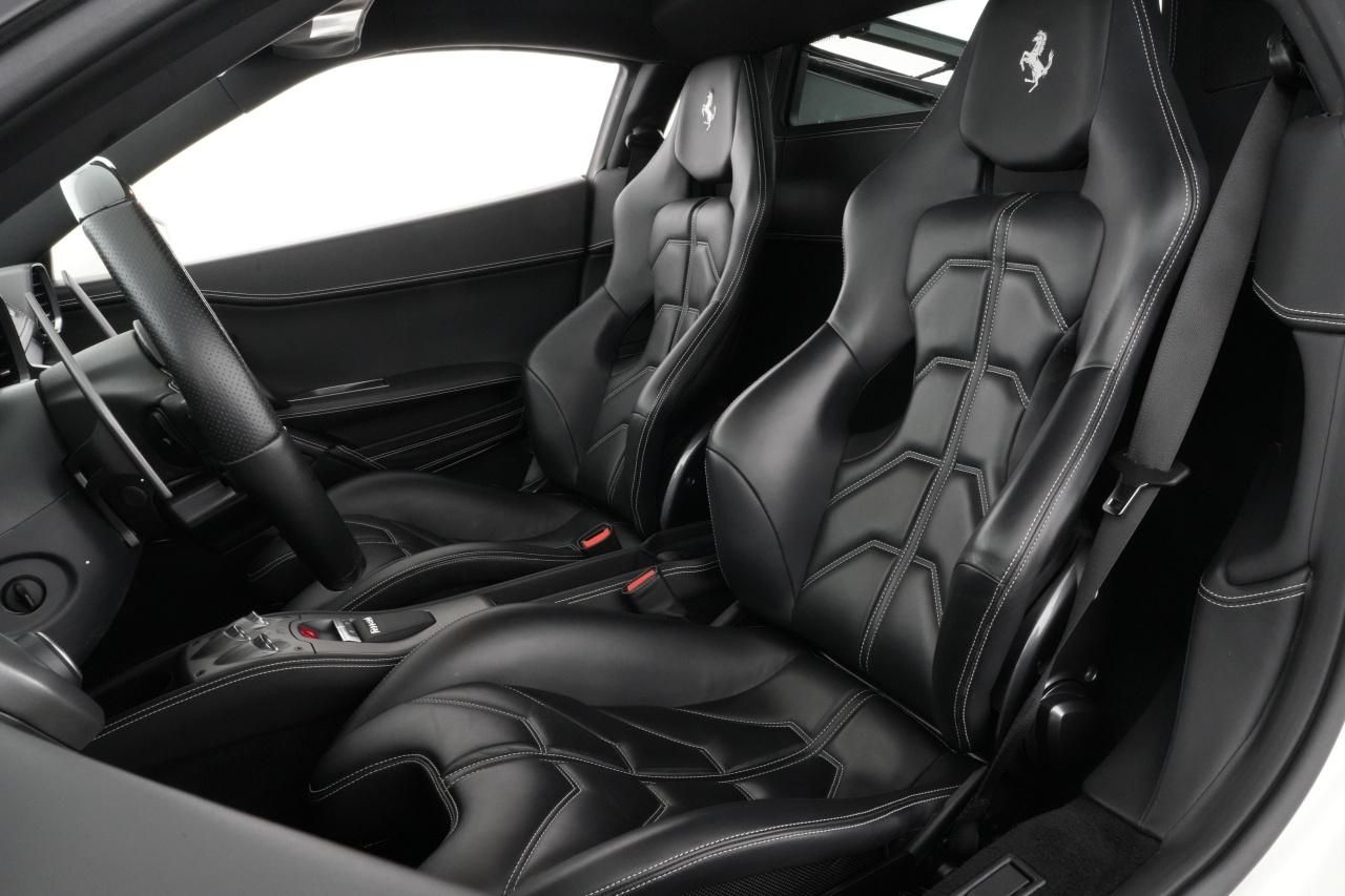 Ferrari 458 Italia RACINGSITZE CARBON LENKRAD foto 19