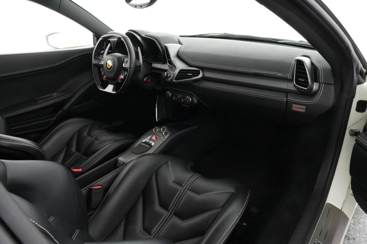 Ferrari 458 Italia RACINGSITZE CARBON LENKRAD foto 23