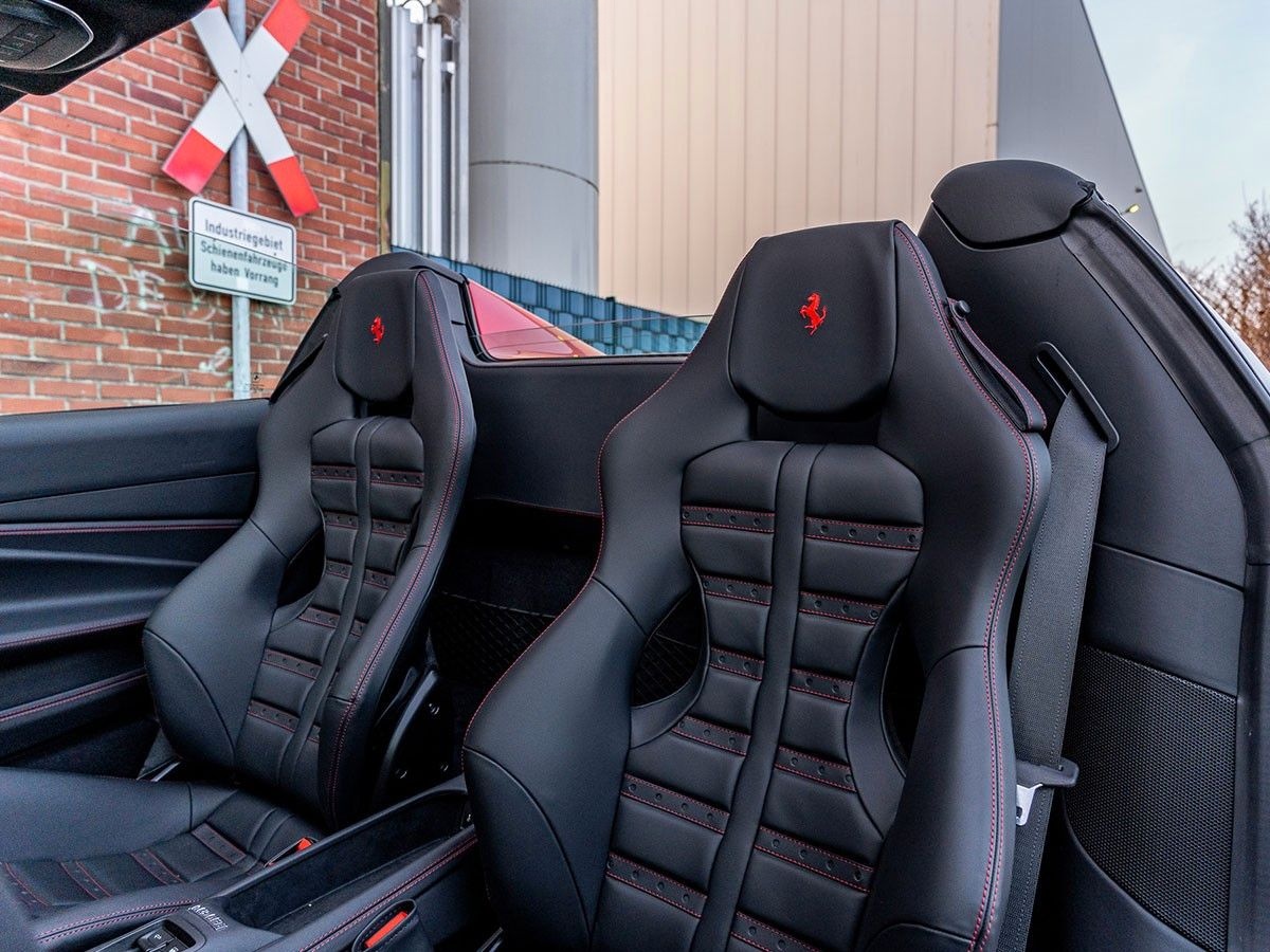 Ferrari F8 Spider *Liftsystem* *Carbon Lenkrad* foto 17