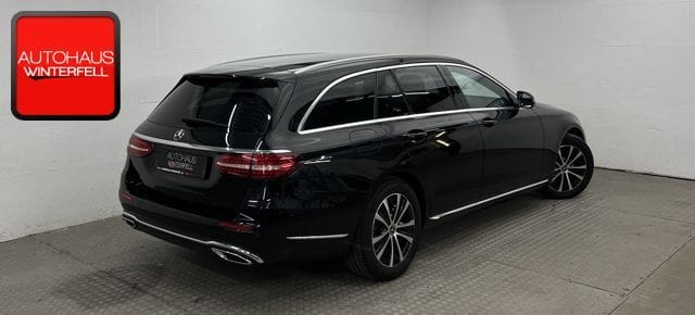 Mercedes-Benz E 300 d 4M T EXCLUSIVE KAMERA LED NAVI CARPLAY foto 4